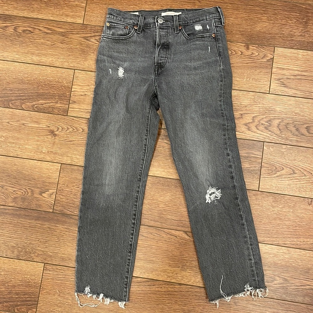 Levi Wedgie Straight in Charcoal